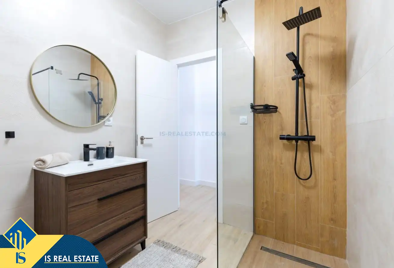 Baño de Casa adosada en venta en Torrevieja con Aire acondicionado, Calefacción y Amueblado