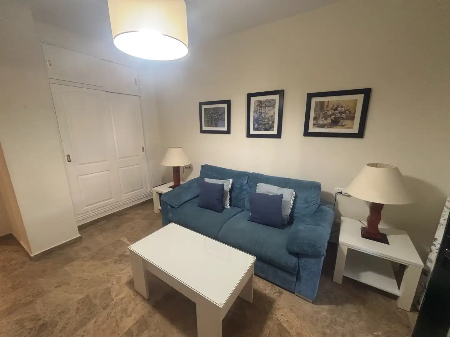 Sala de estar de Piso en venta en Marbella con Aire acondicionado, Terraza y Amueblado