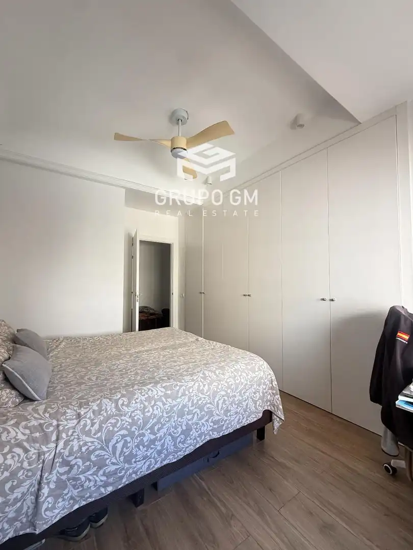 Bedroom of Flat for sale in Madrid  with Air Conditioner and Heating