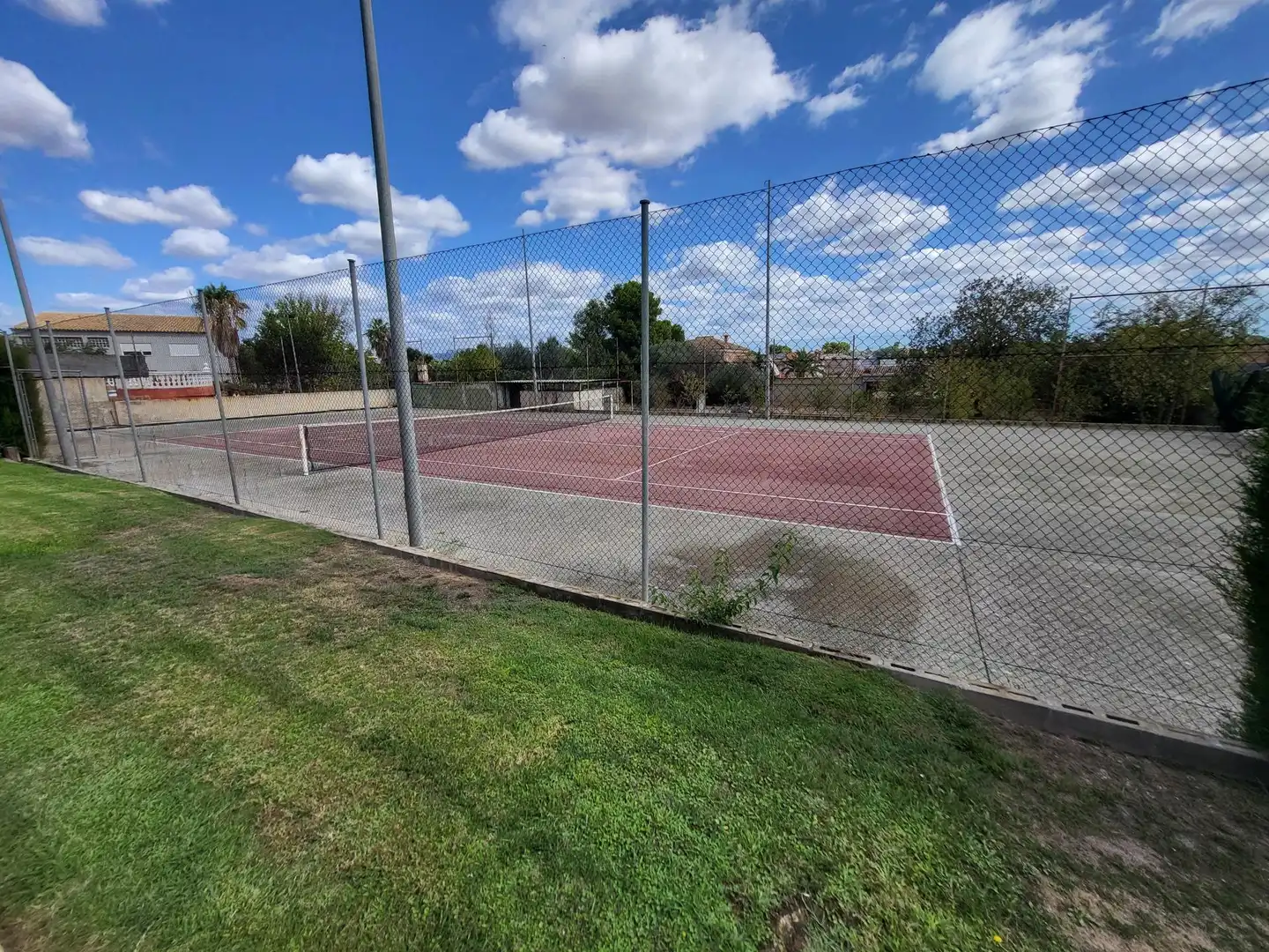 Aparcament de Casa o xalet en venda en La Pobla de Vallbona amb Aire condicionat, Calefacció i Piscina