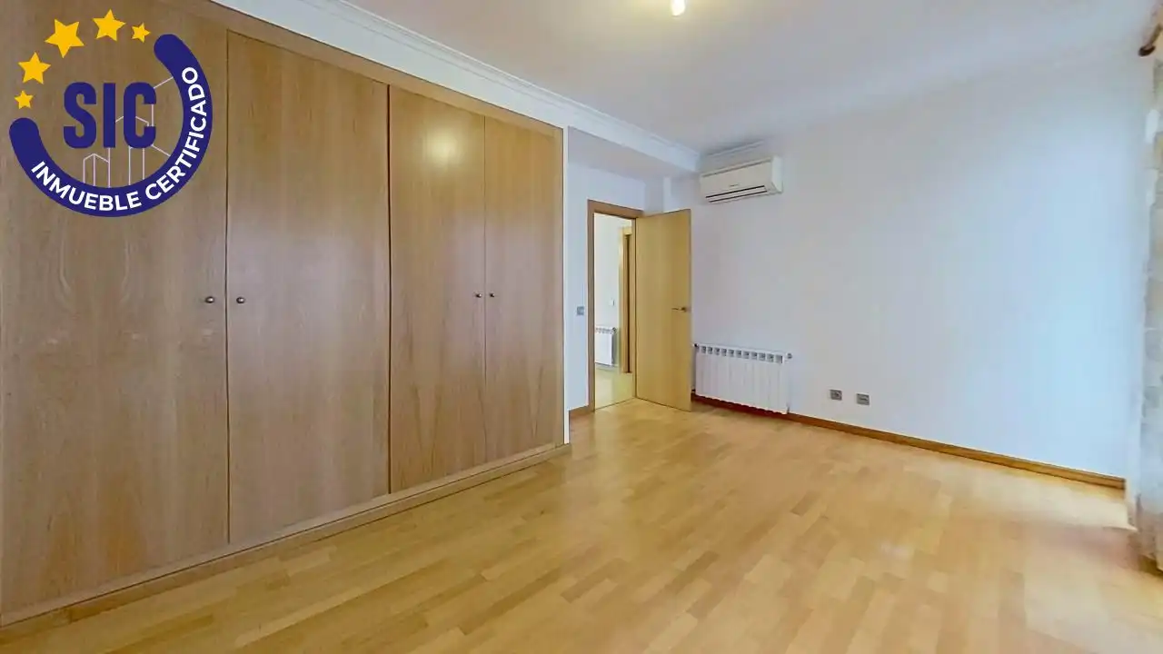 Schlafzimmer von Haus oder Chalet zur Miete in Chiva mit Heizung und Terrasse