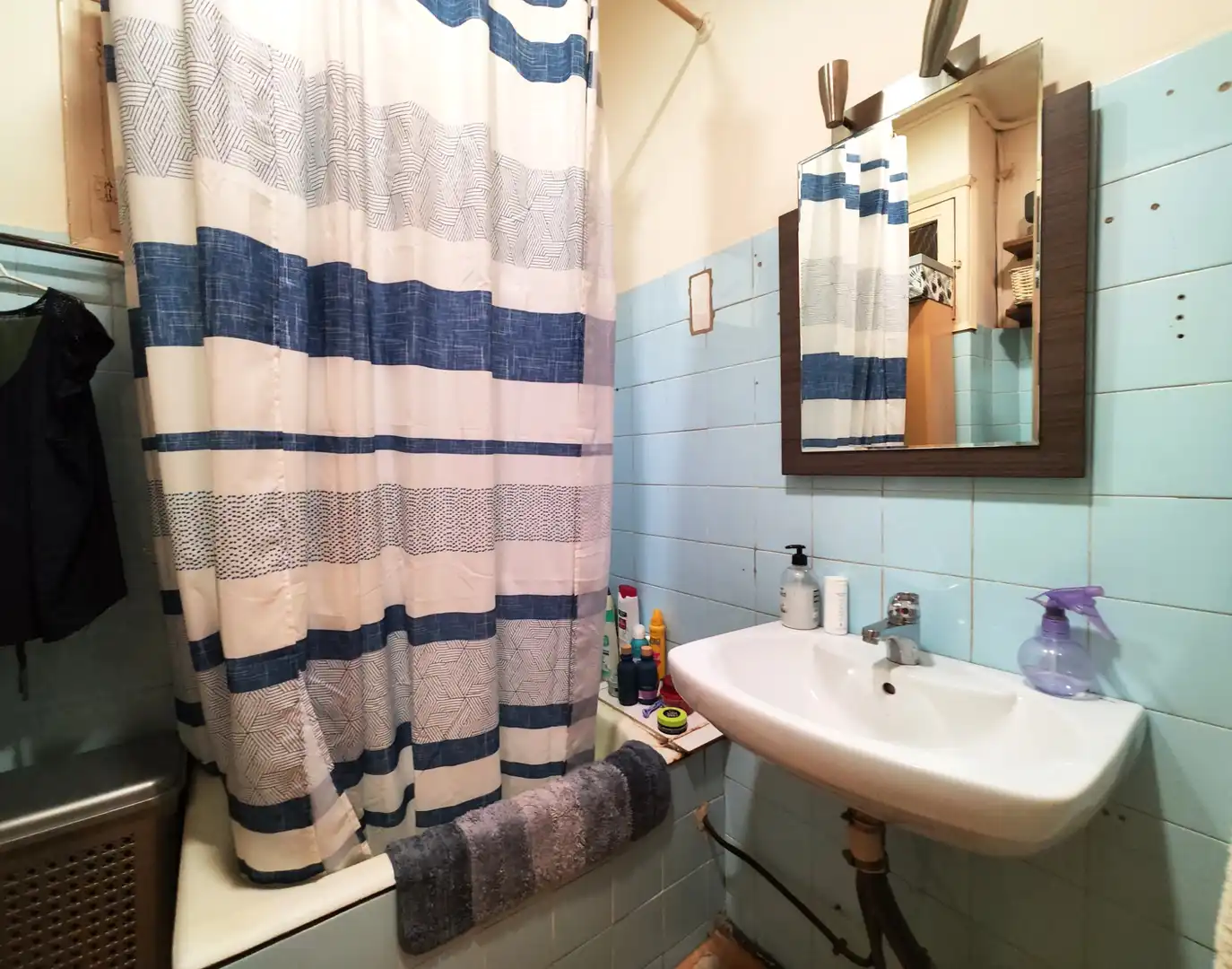 Bathroom of Buildings for sale in Barcelona