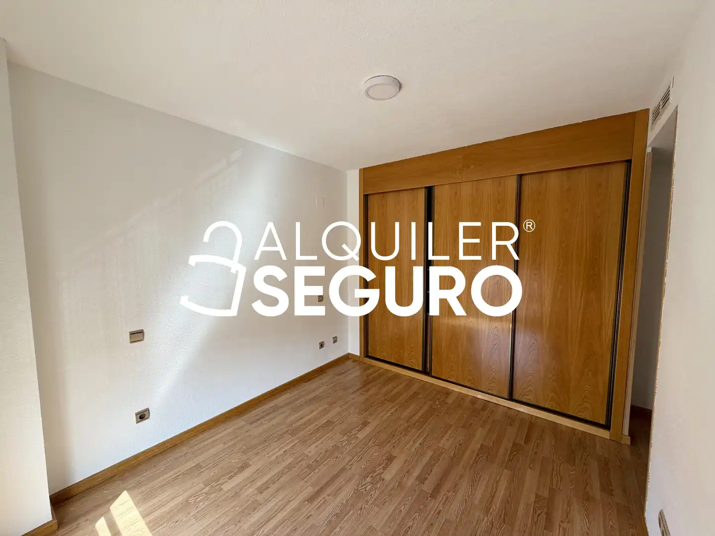 Habitación de Piso de alquiler en Valdemoro con Aire acondicionado, Calefacción y Piscina