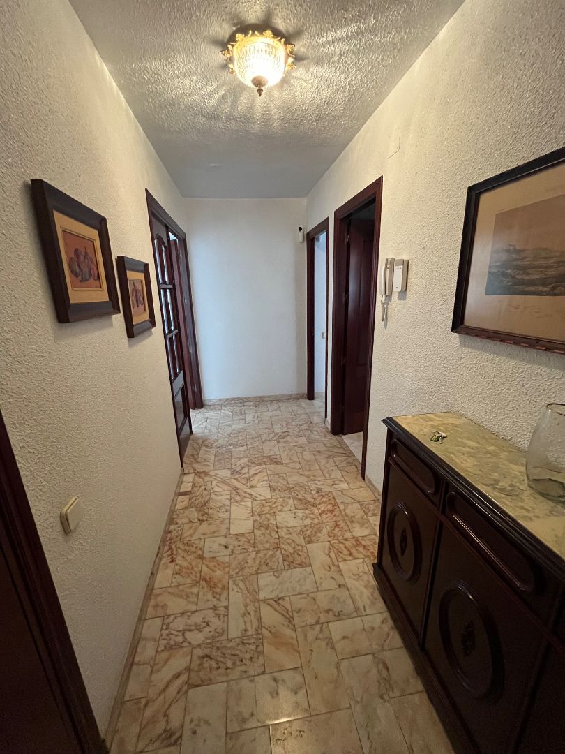 Flat for sale in Algeciras  with Oven, Washing machine and Microwave