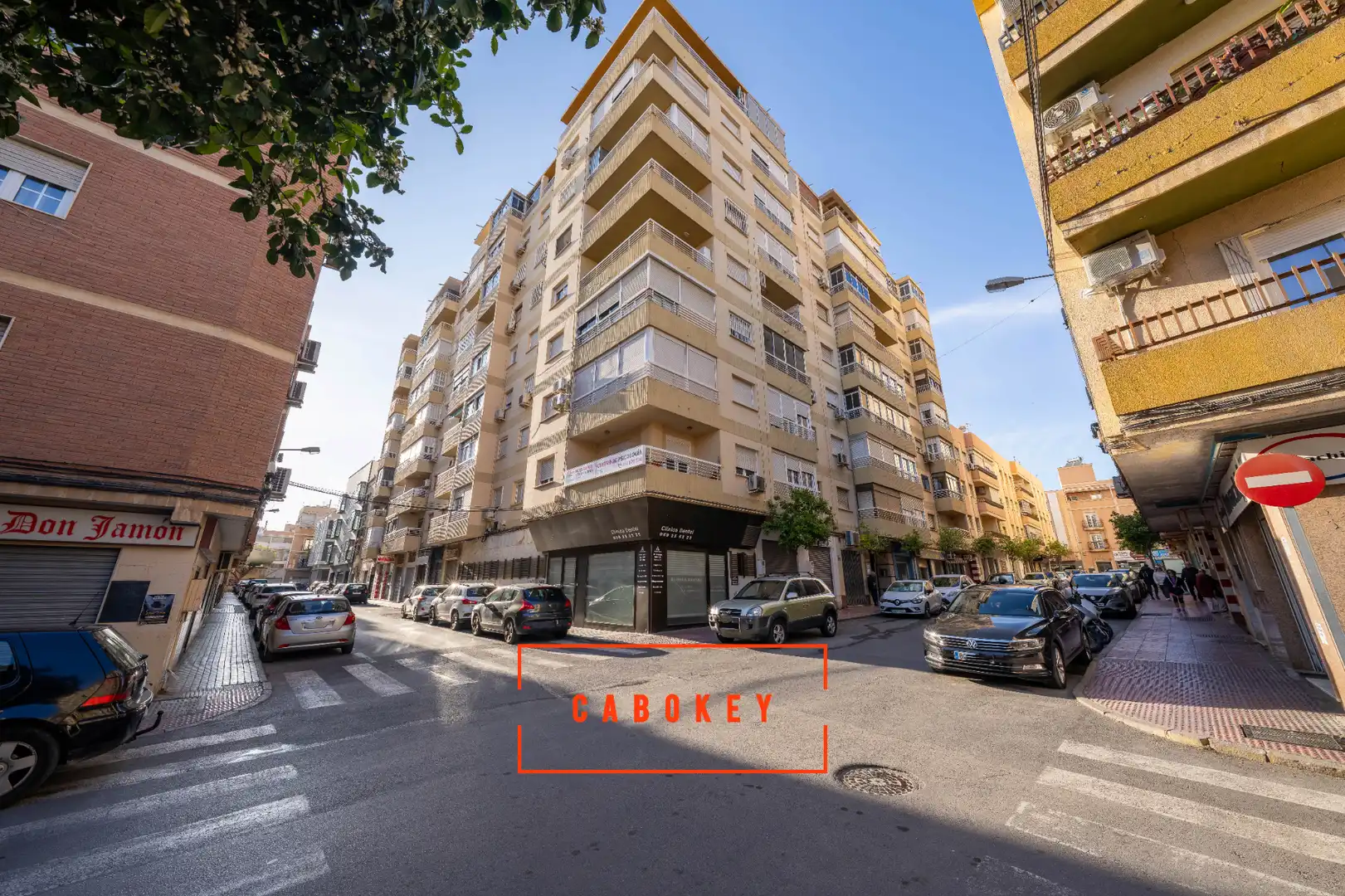 Vista exterior de Piso en venta en Almería con Terraza