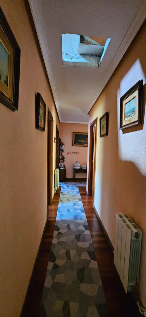 Casa rústica amb terrassa en venda a Voto, imagen 49