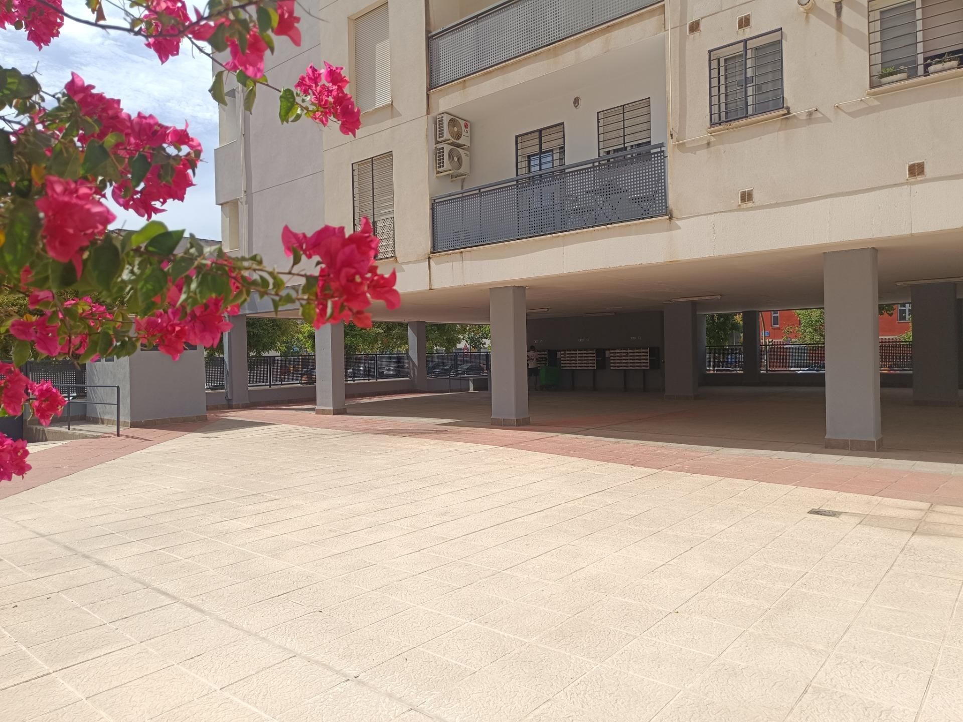Parking of Flat for sale in  Sevilla Capital  with Air Conditioner, Terrace and Storage room