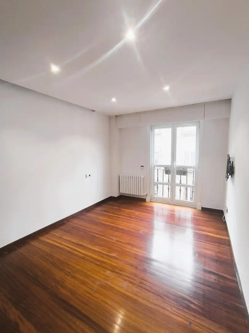 Bedroom of Flat for rent in Santiago de Compostela   with Heating, Storage room and Balcony