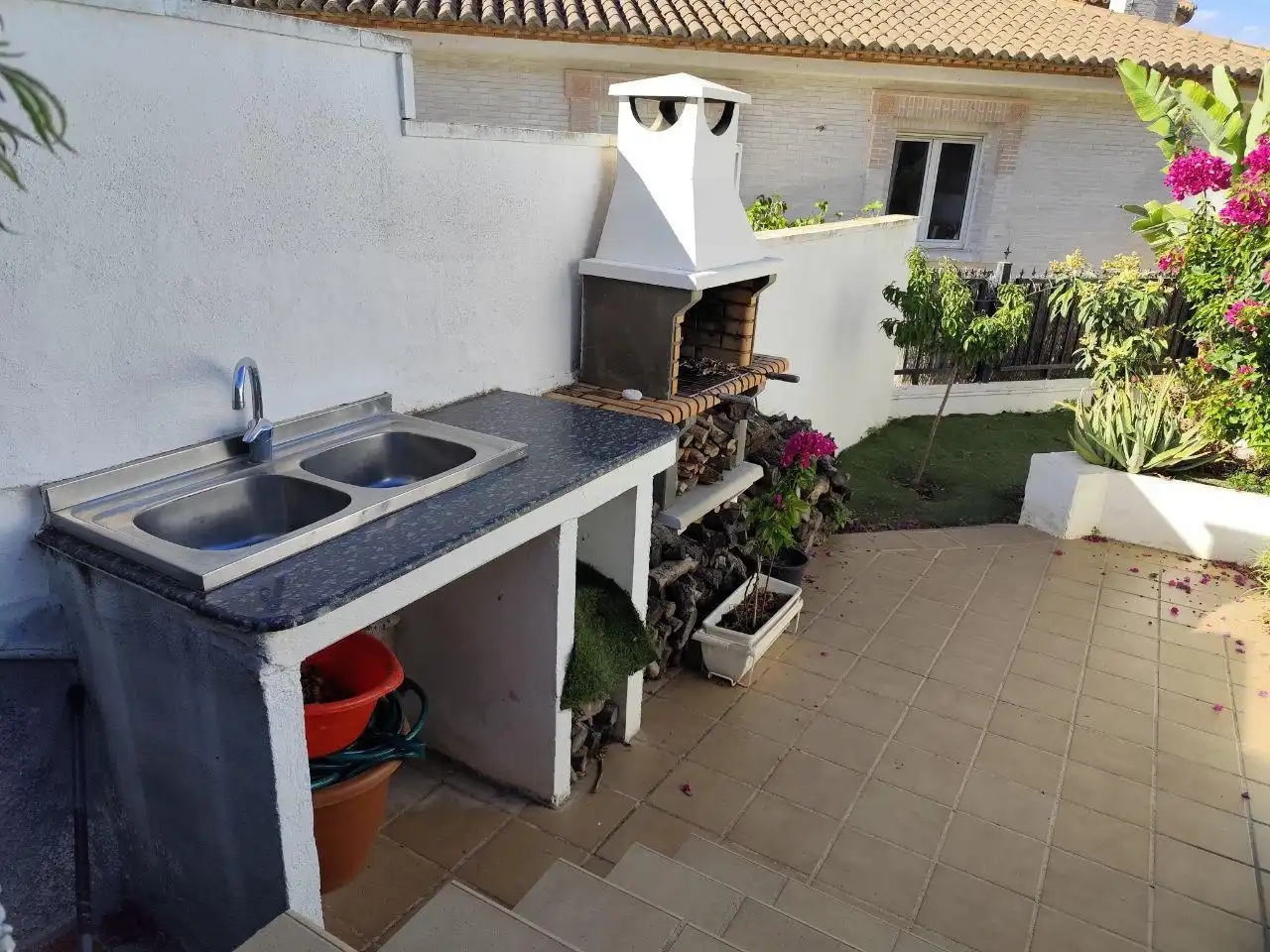 Casa con jardín en venta en Carrer Otari, imagen 4