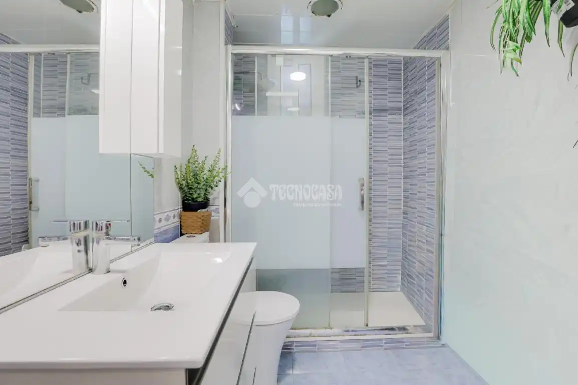 Bathroom of Flat for sale in Sant Boi de Llobregat  with Air Conditioner