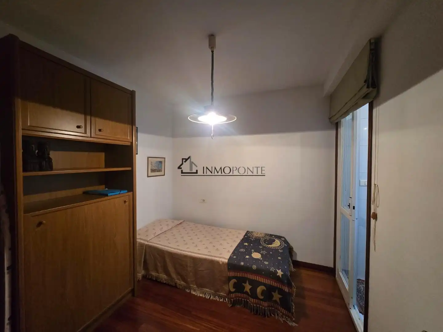 Bedroom of Flat for rent in Pontevedra Capital   with Heating, Oven and Washing machine