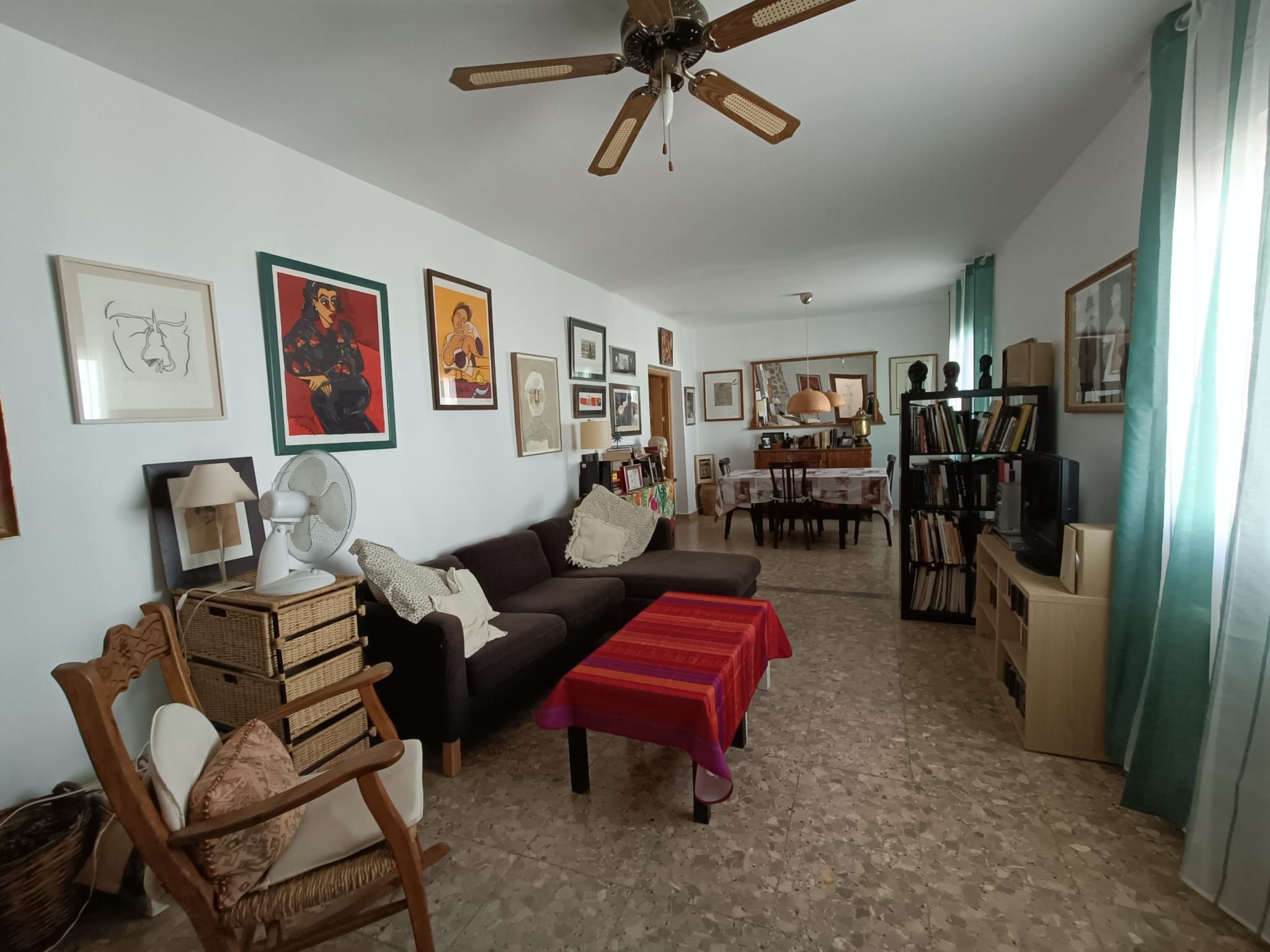 Sala d'estar de Casa o xalet en venda en Buenache de Alarcón amb Terrassa, Traster i Moblat