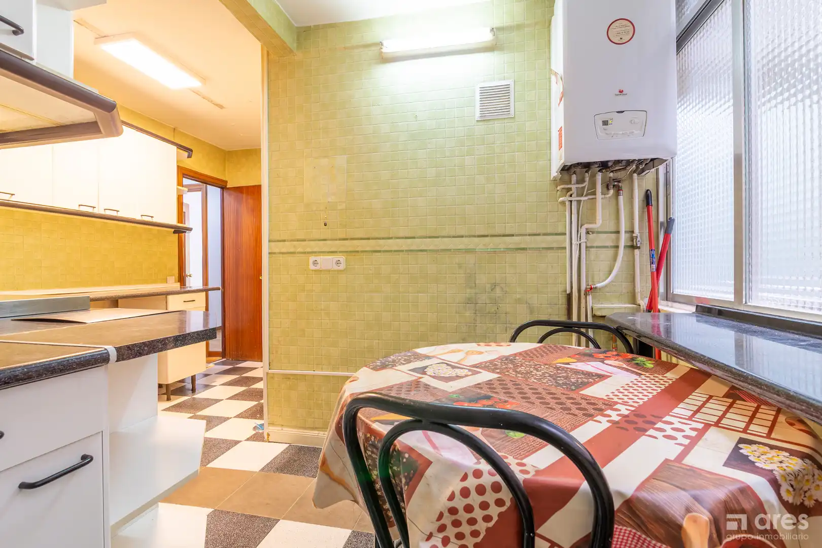 Cuina de Pis en venda en Alcorcón amb Calefacció, Terrassa i Moblat