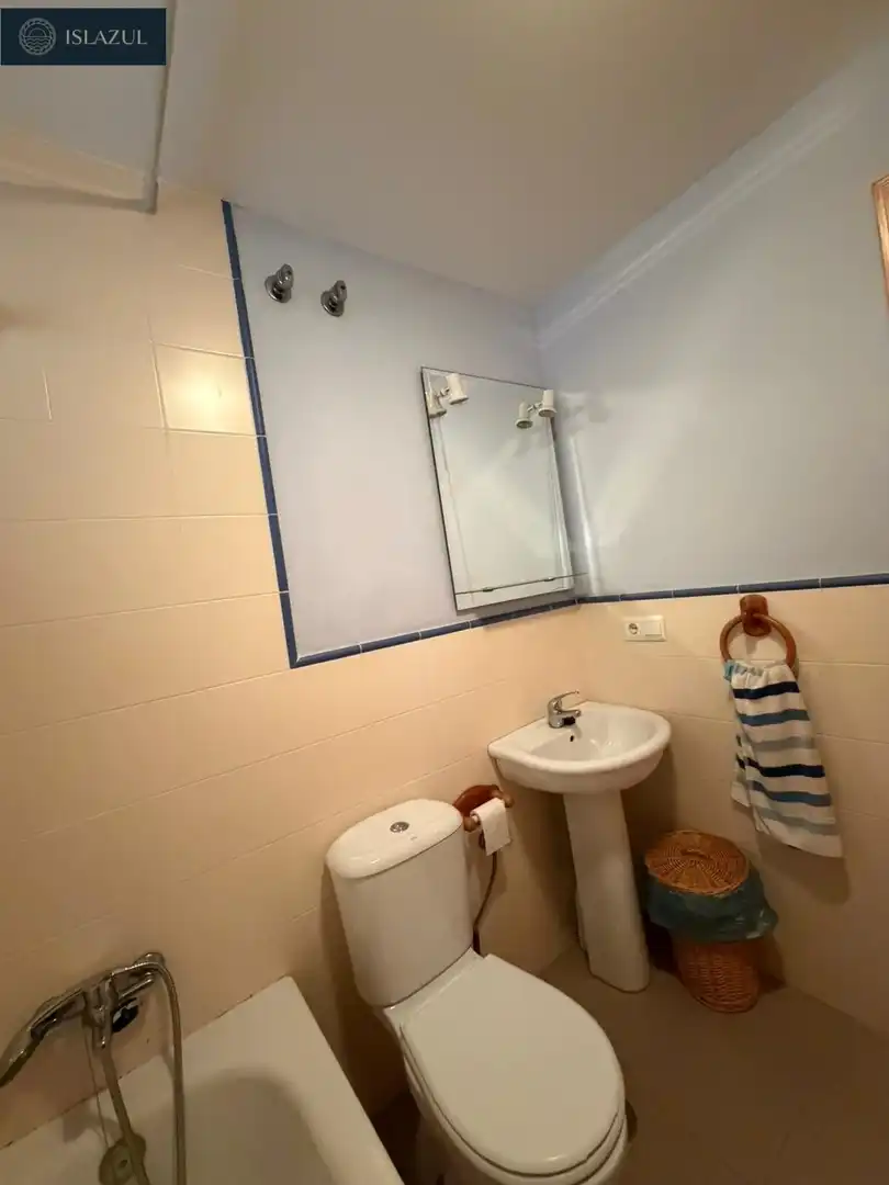 Bany de Casa adosada en venda en Isla Cristina amb Jardí privat, Terrassa i Moblat