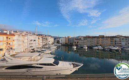 Vista exterior de Apartament en venda en Empuriabrava amb Aire condicionat i Moblat