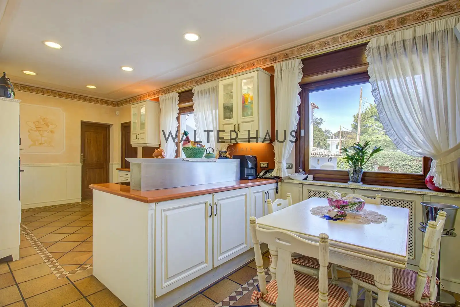 Küche von Haus oder Chalet zum Verkauf in Sitges mit Klimaanlage, Heizung und Privatgarten