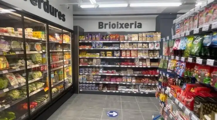 Local en traspaso en Girona con Aire acondicionado, Calefacción y Amueblado