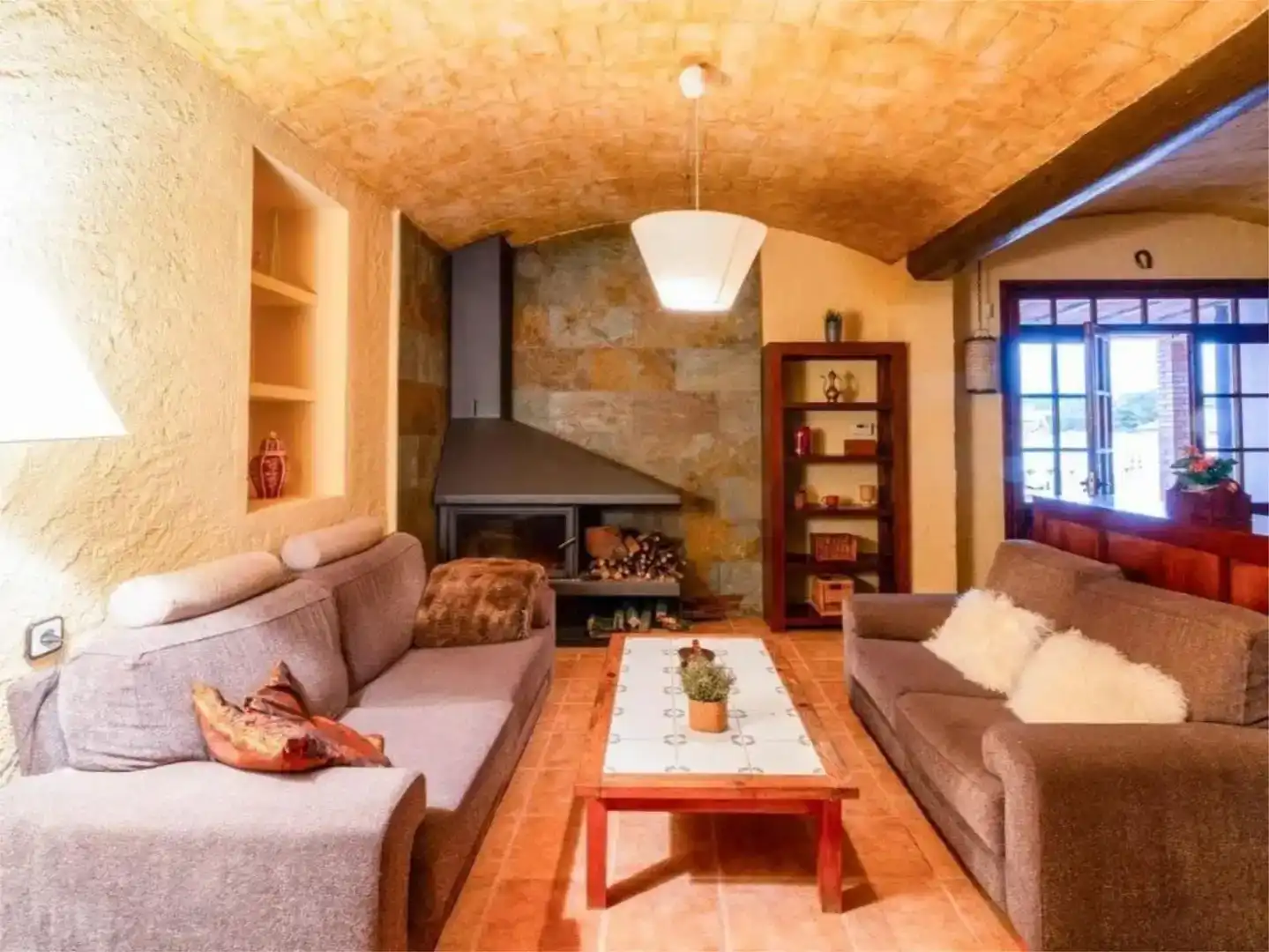 Sala d'estar de Finca rústica en venda en Abrera amb Jardí privat, Traster i Piscina