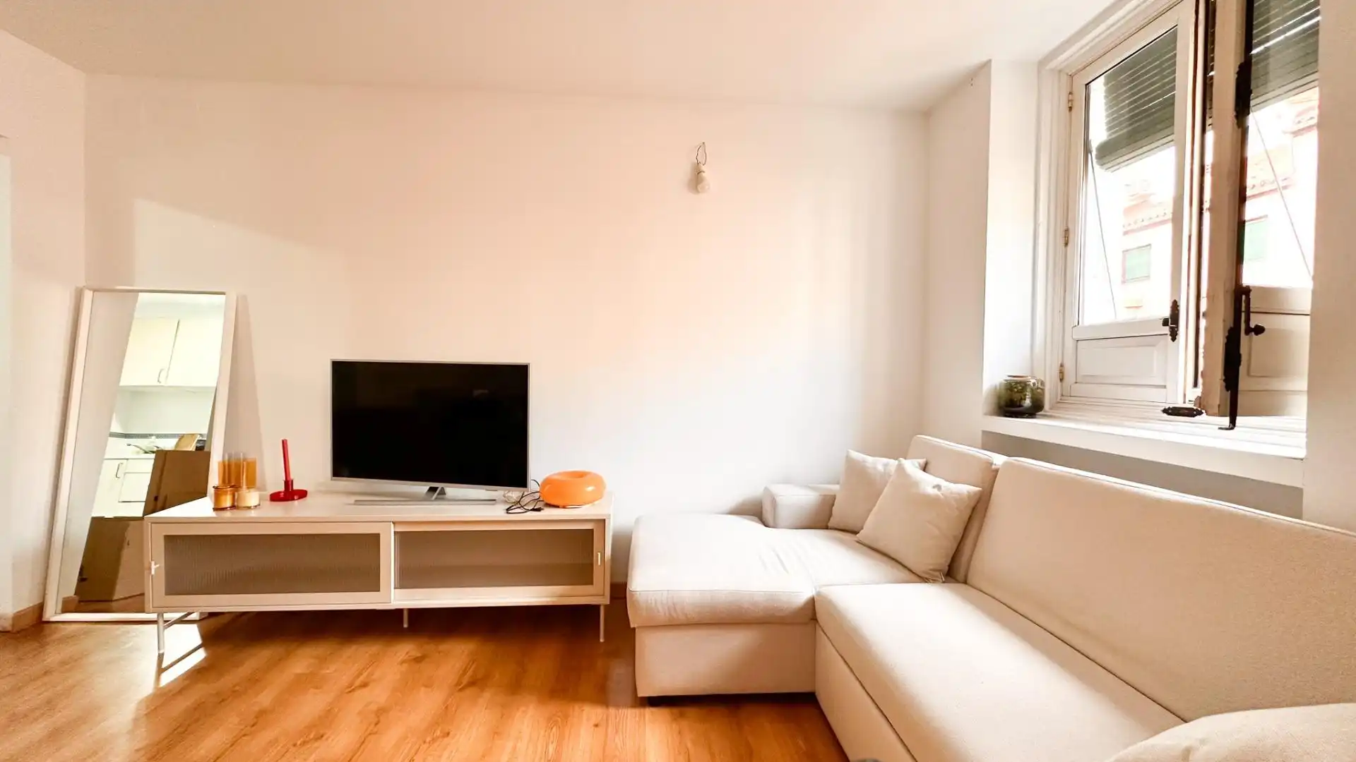 Sala d'estar de Pis en venda en Madrid