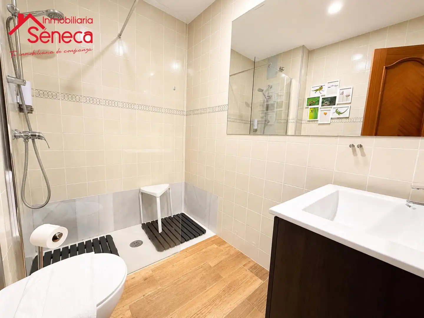 Bathroom of Flat for sale in Córdoba  with Air Conditioner and Furnished