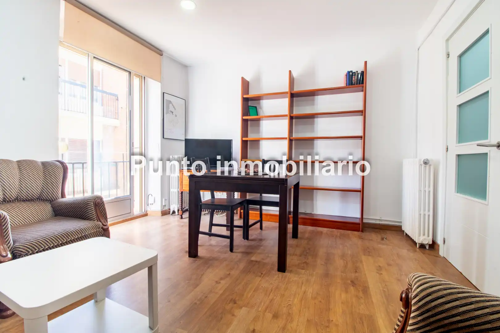 Sala d'estar de Pis en venda en Valladolid amb Calefacció, Parquet i Traster