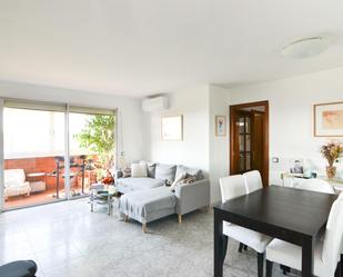 Flat for sale in Cuevas - Ilustración