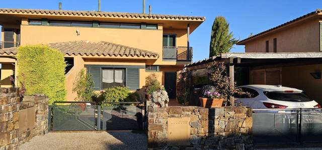 Casa adosada en Venta en XIPRER en Navata