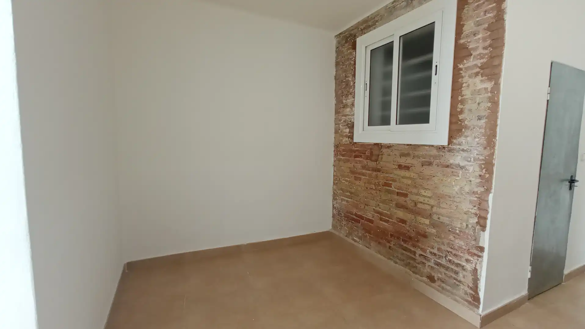 Commercial properties for rent in Plaça de l'Alzina, Pubilla Cases