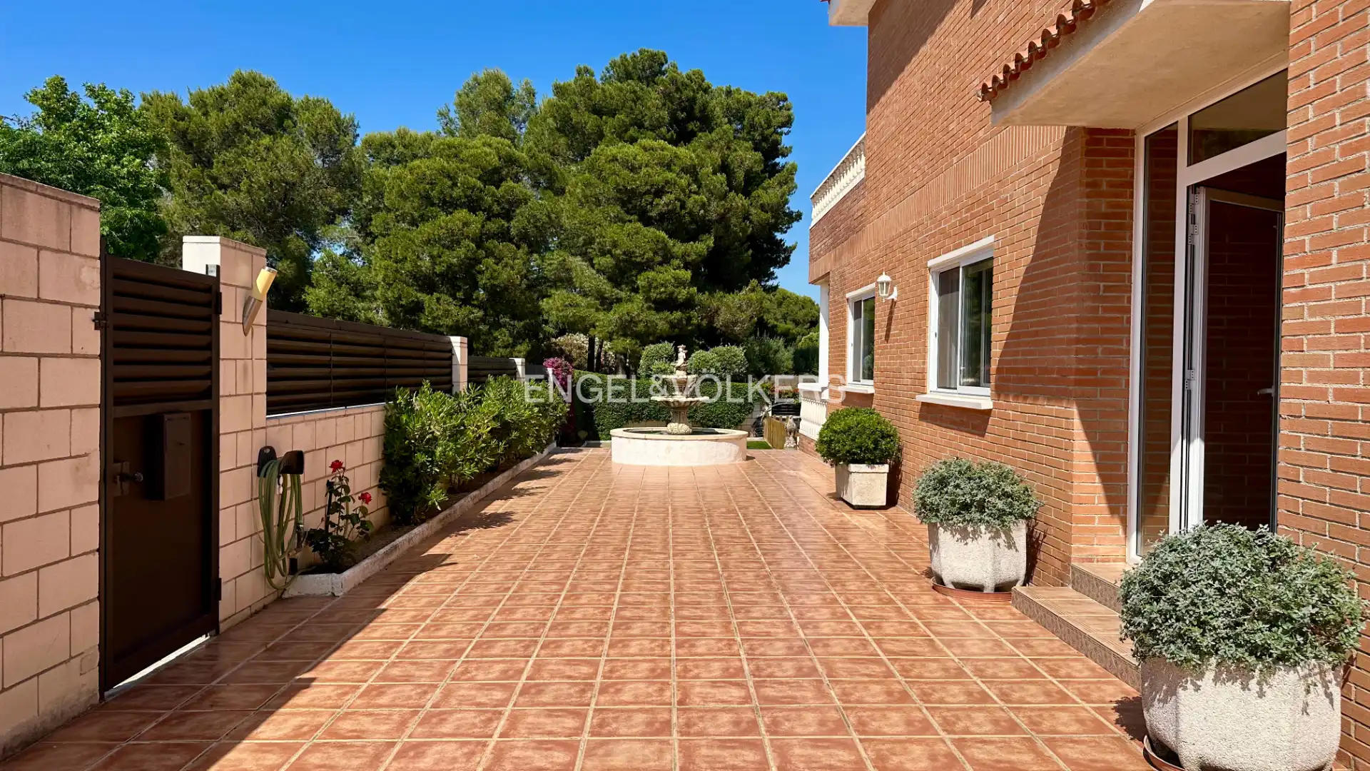 Vista exterior de Casa o xalet en venda en Almoster amb Aire condicionat, Calefacció i Jardí privat