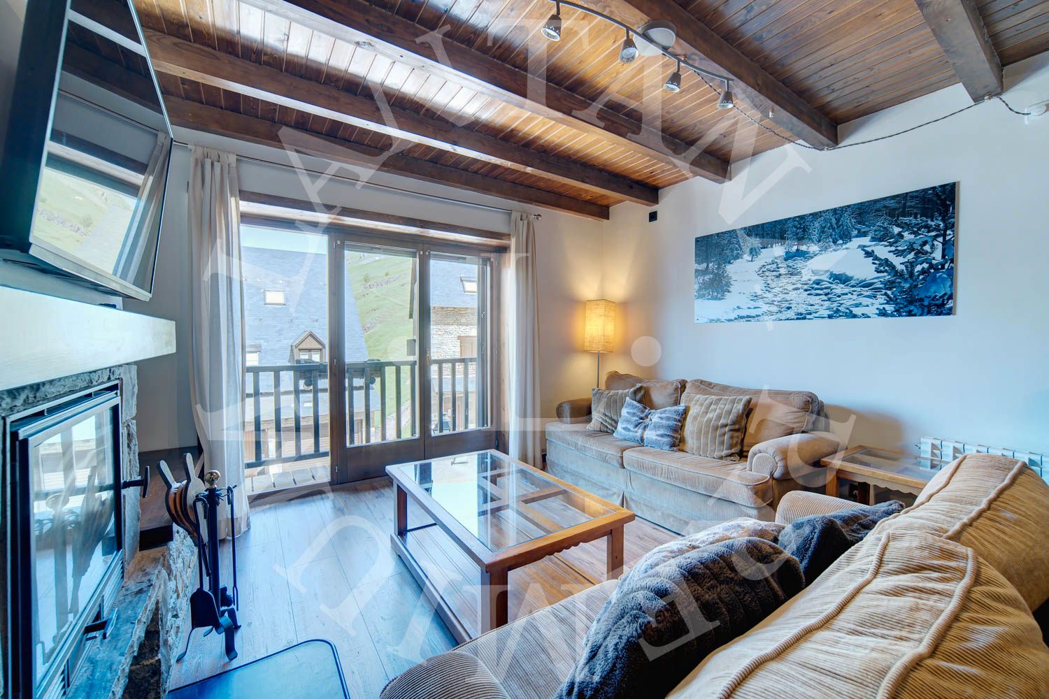 Living room of Flat for sale in Naut Aran  with Heating, Parquet flooring and Furnished