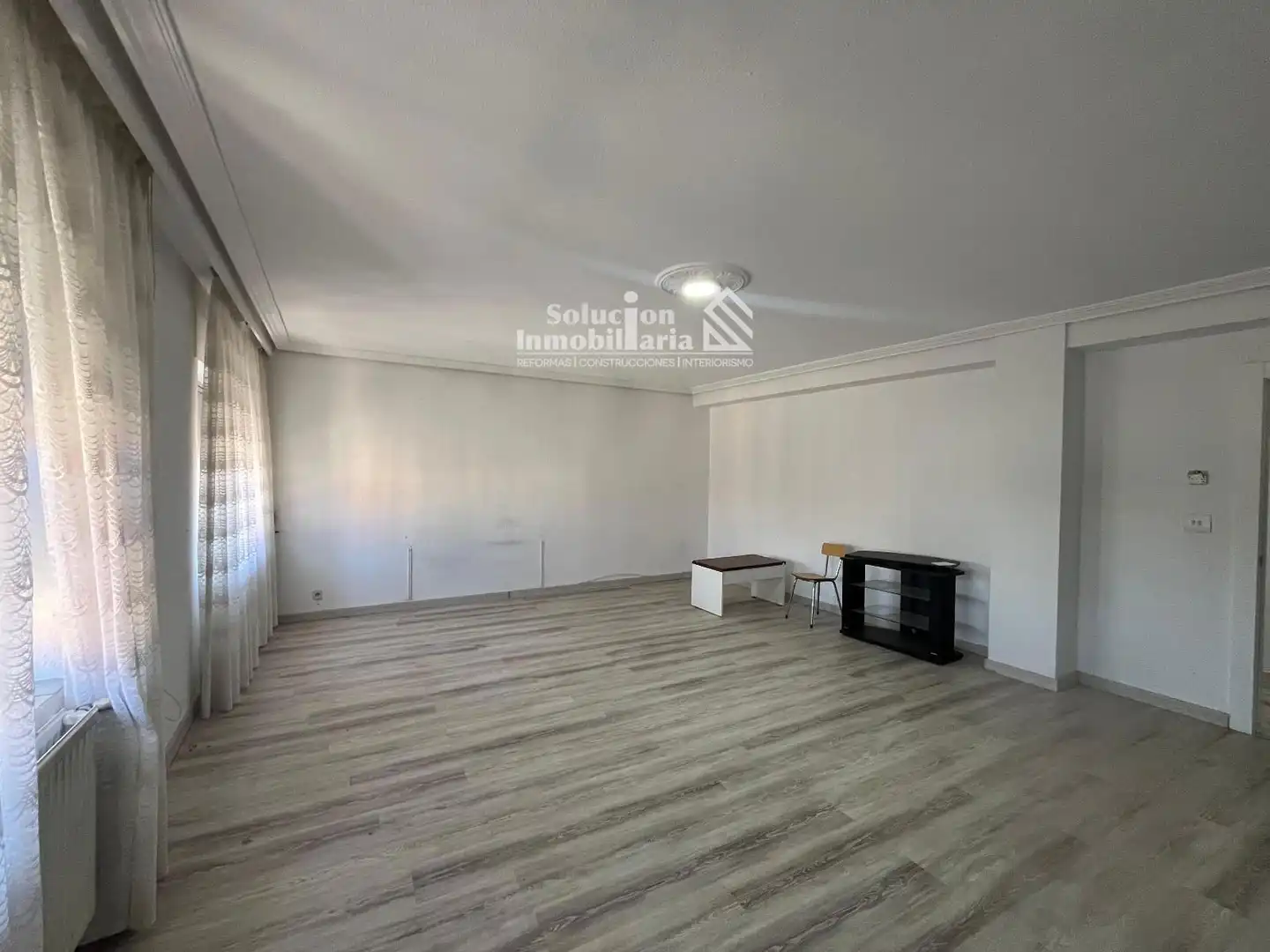Living room of Flat for sale in Cantalapiedra  with Heating, Storage room and Furnished