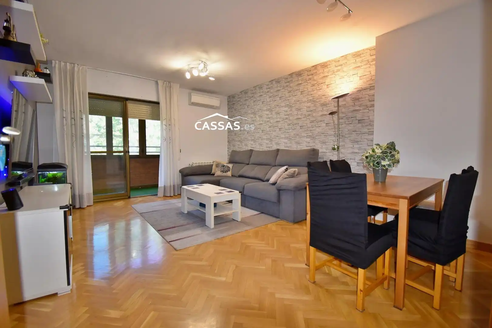 Living room of Flat for sale in Torrejón de Ardoz  with Air Conditioner, Heating and Parquet flooring