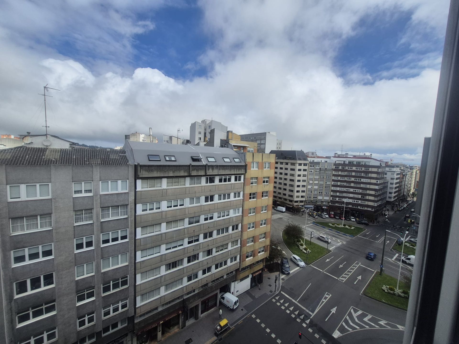 Vista exterior de Pis en venda en A Coruña Capital  amb Calefacció, Terrassa i Traster
