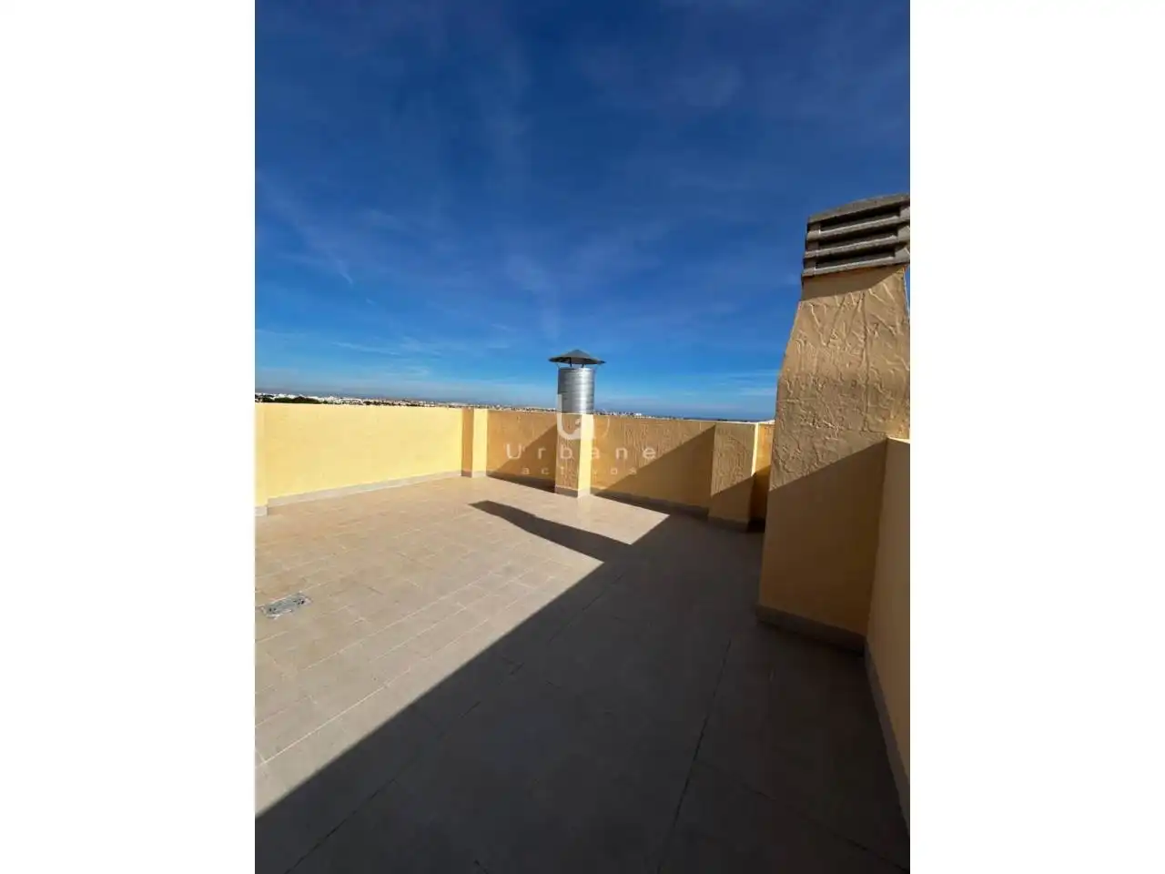 Terrasse von Dachboden zum Verkauf in Orihuela mit Klimaanlage, Terrasse und Möbliert