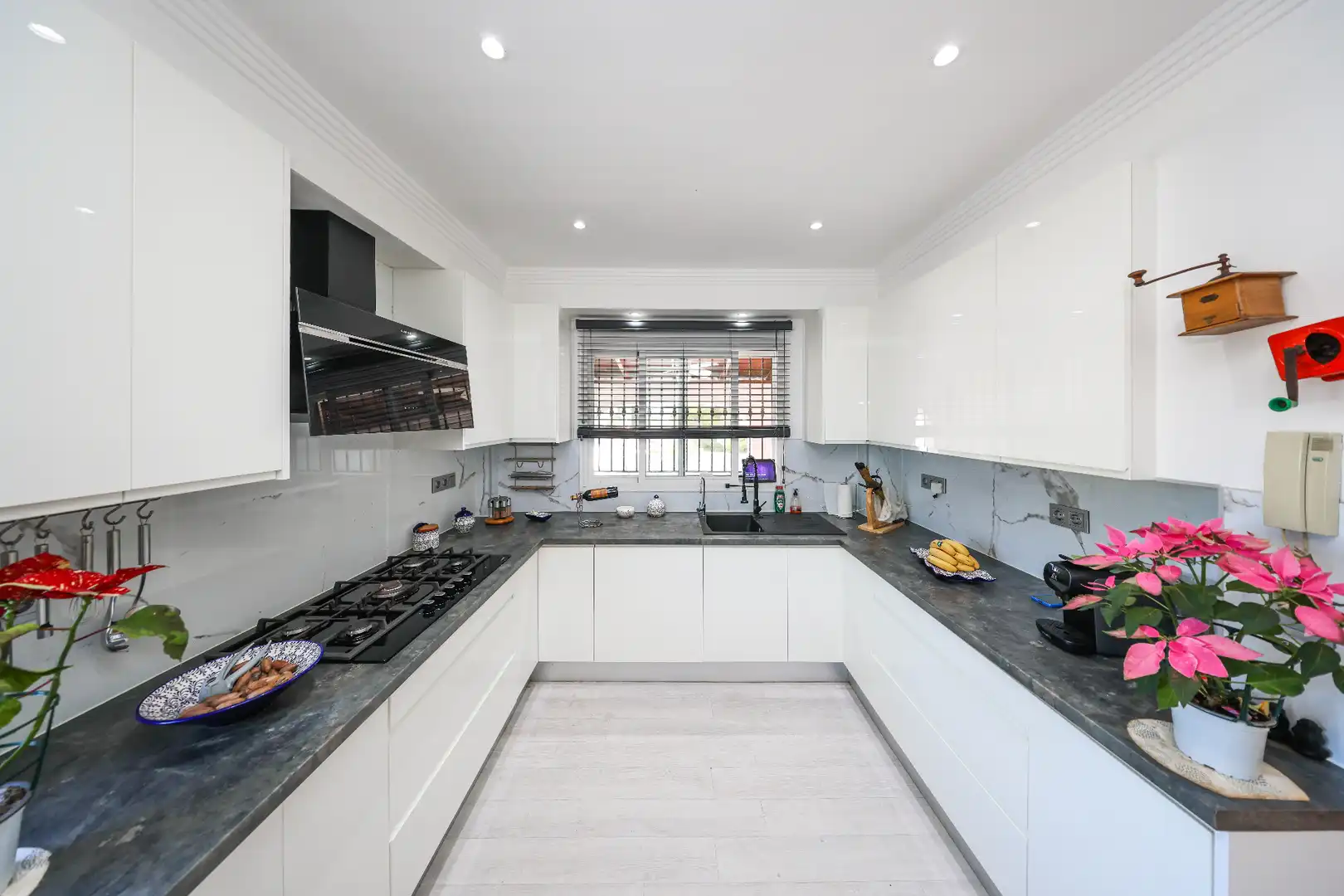 Kitchen of Houses for sale in Coín  with Private garden and Swimming Pool