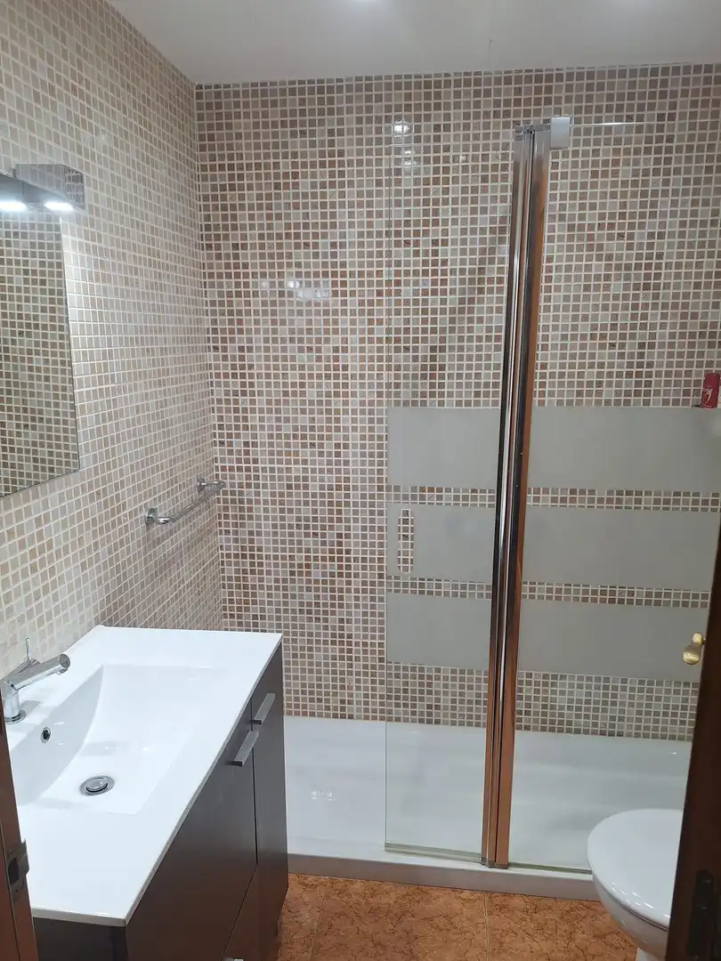 Bany de Pis en venda en Pineda de Mar amb Aire condicionat, Terrassa i Alarma
