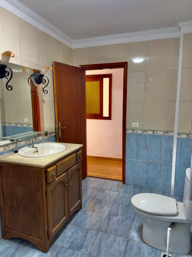 Baño de Piso en venta en Adeje con Amueblado y Balcón