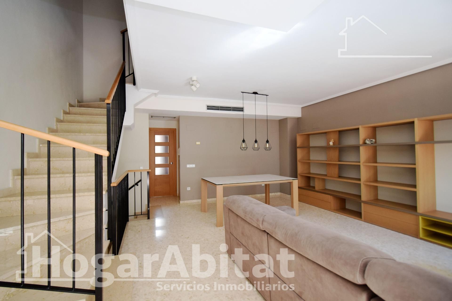 Living room of Single-family semi-detached for sale in Moncada  with Air Conditioner, Heating and Terrace