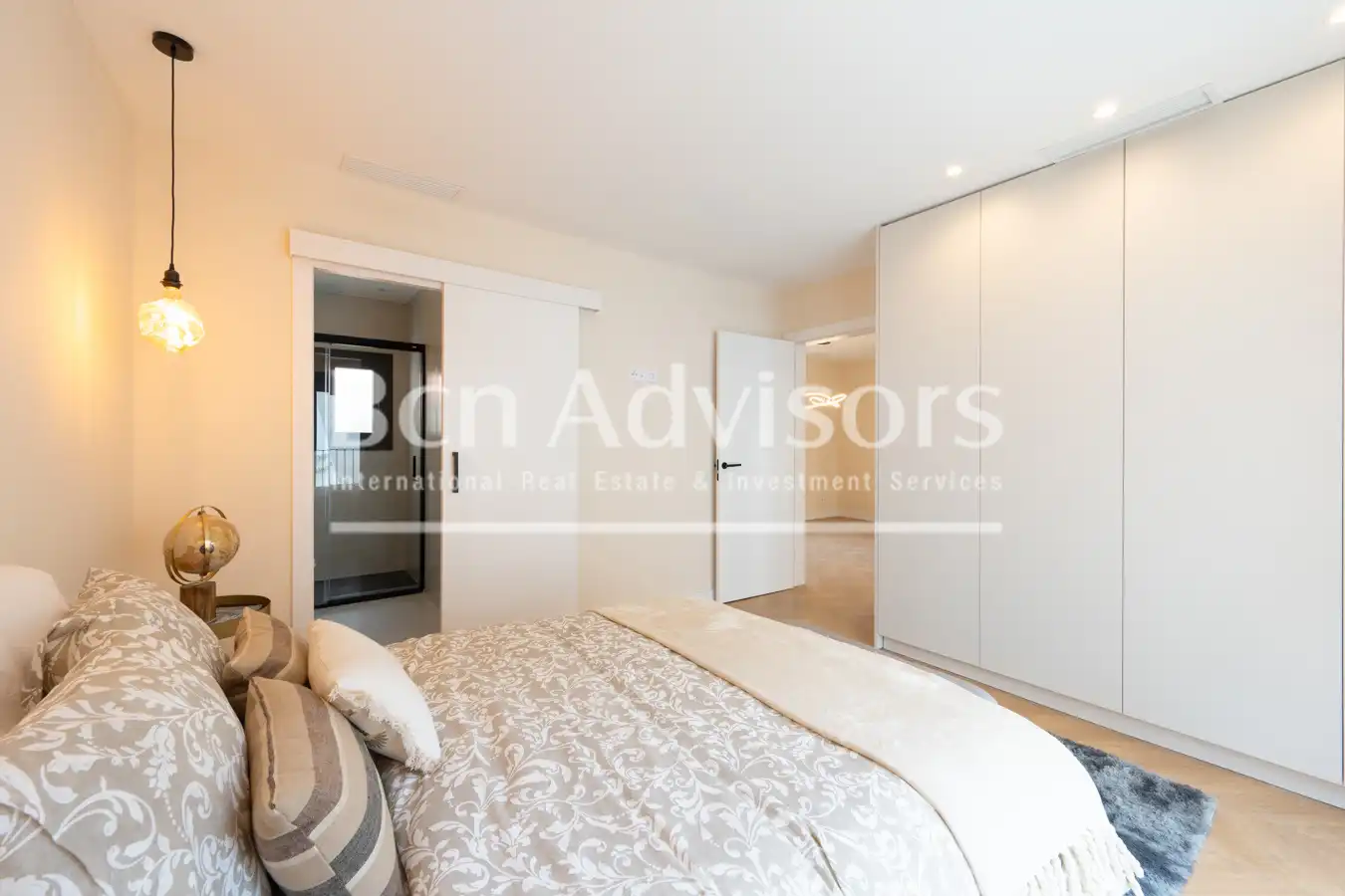 Bedroom of Flat for sale in Barcelona  with Air Conditioner, Heating and Parquet flooring