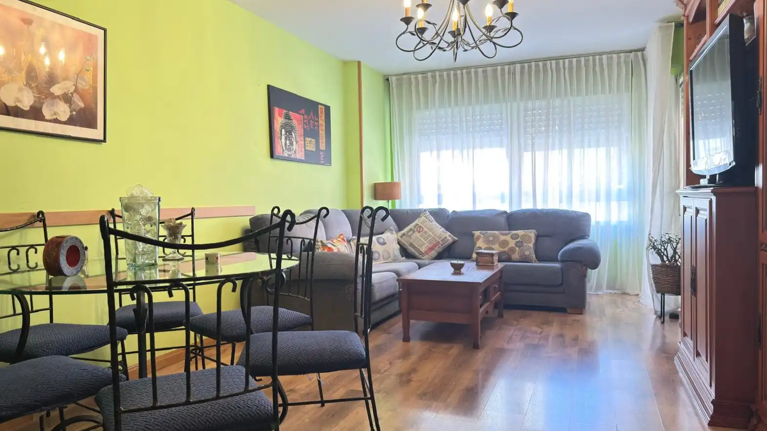 Sala de estar de Piso en venta en Castellón de la Plana / Castelló de la Plana con Terraza, Trastero y Balcón