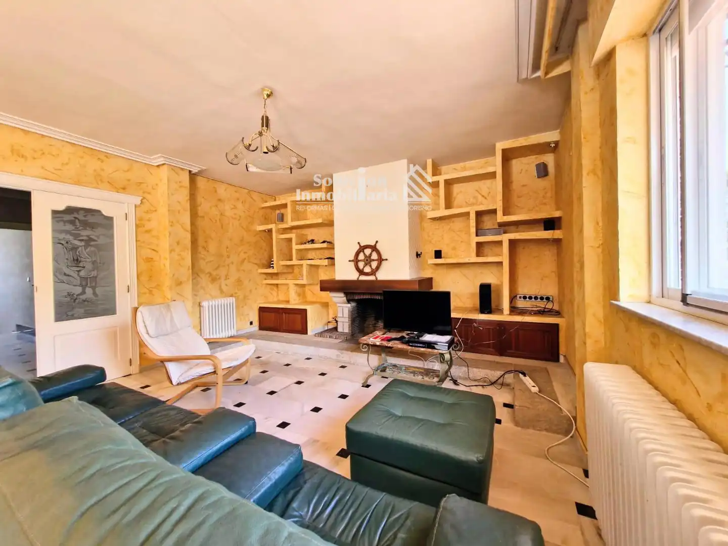 Wohnzimmer von Einfamilien-Reihenhaus zum Verkauf in Alba de Tormes mit Heizung, Abstellraum und Schwimmbad