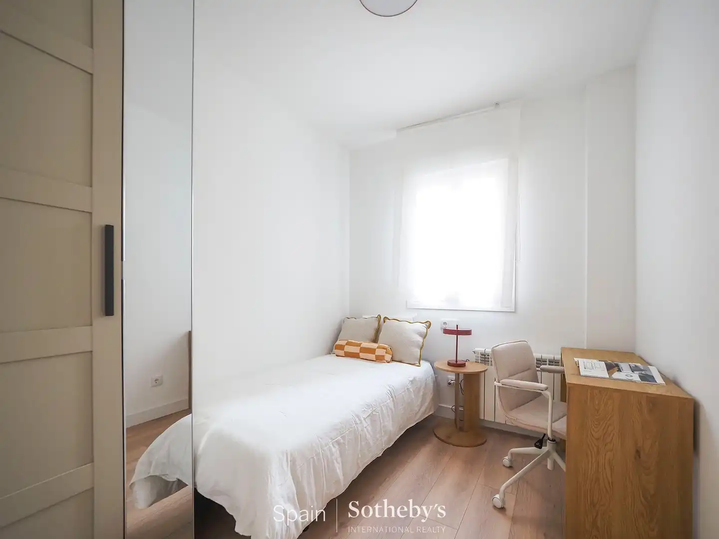 Dormitori de Apartament en venda en Madrid amb Aire condicionat i Calefacció