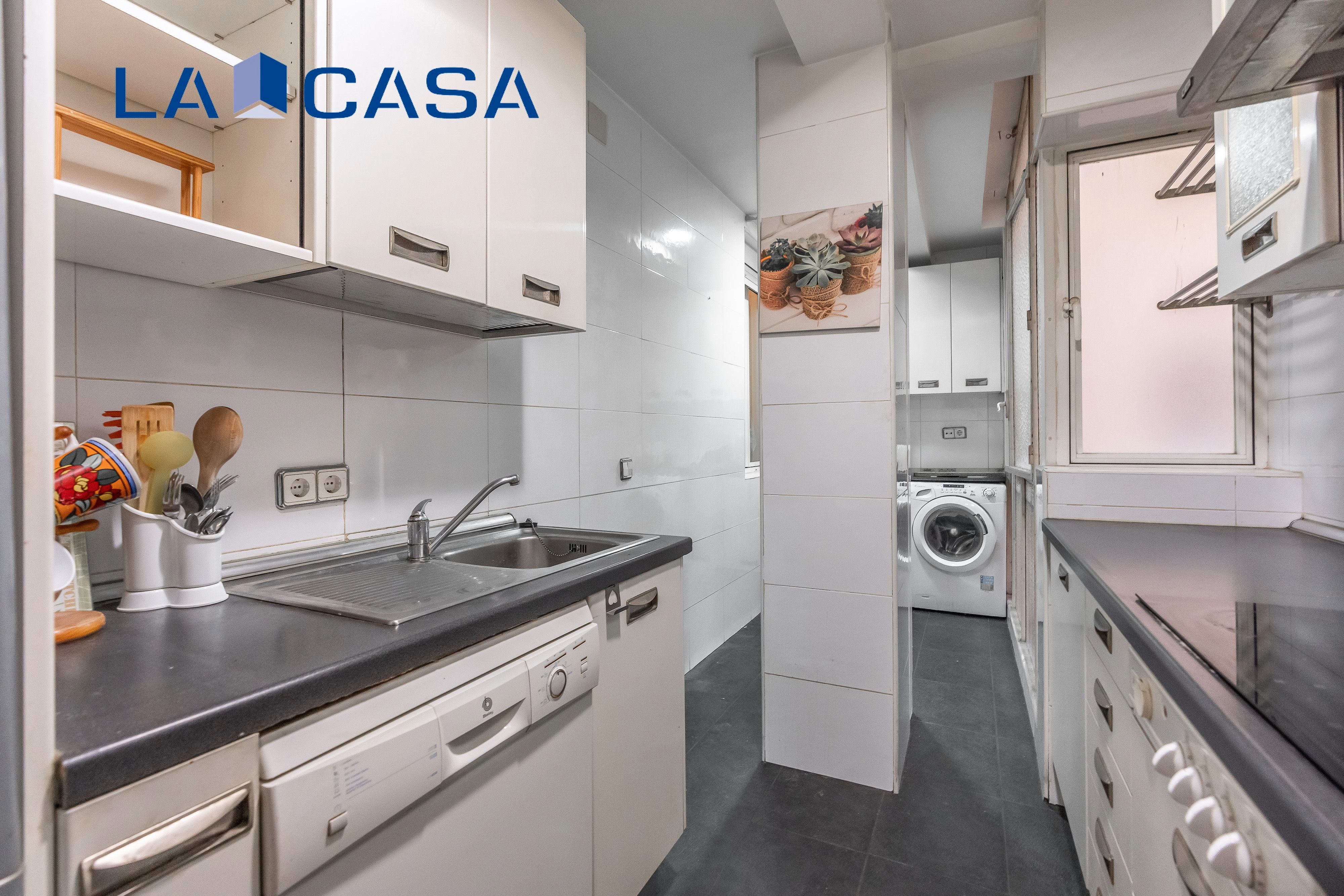Cocina de Piso en venta en  Madrid Capital con Calefacción y Balcón
