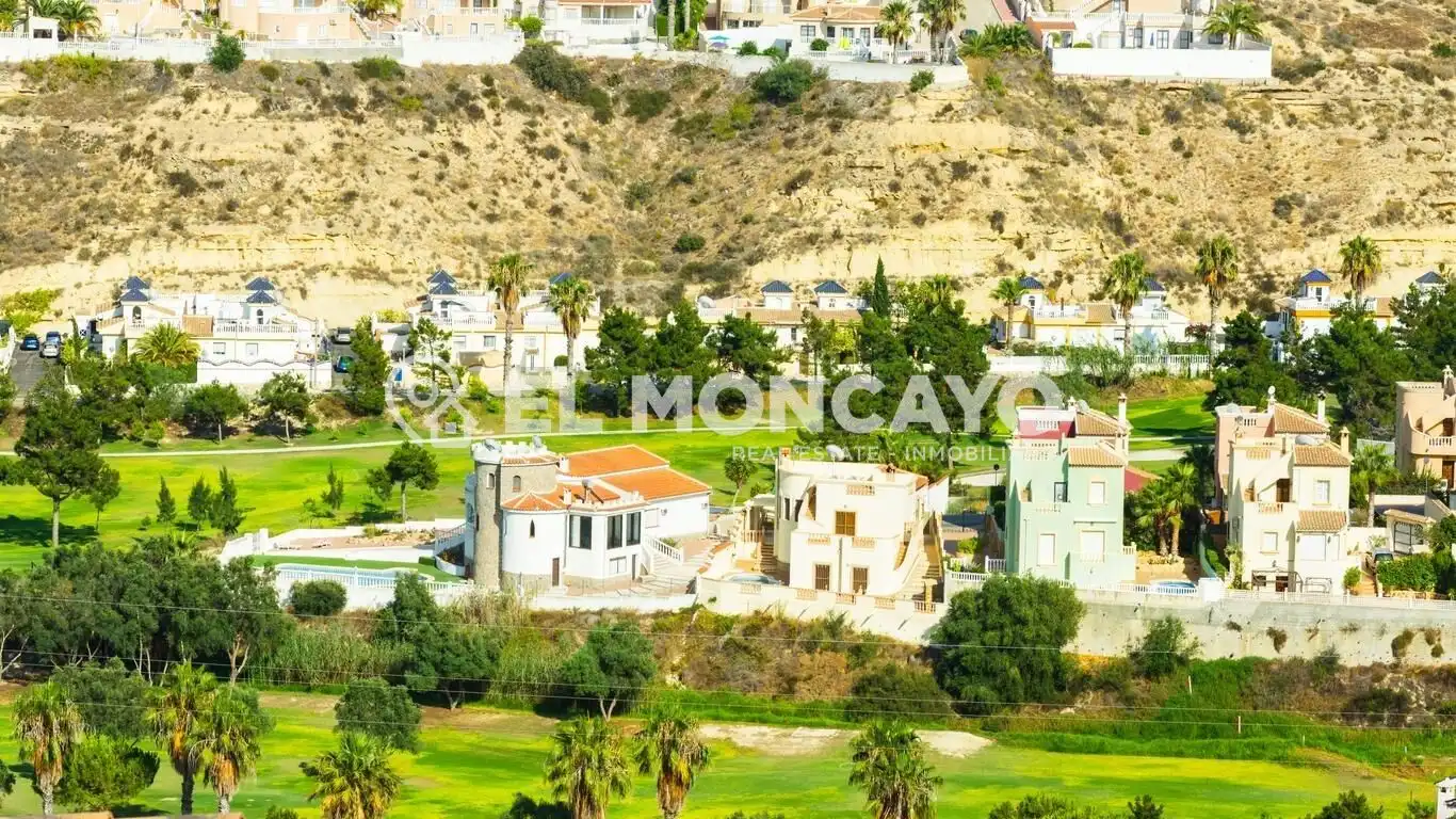 Vista exterior de Casa o xalet en venda en Rojales amb Jardí privat, Terrassa i Piscina