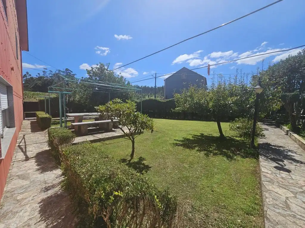 Jardí de Casa o xalet en venda en Boiro amb Calefacció, Parquet i Terrassa