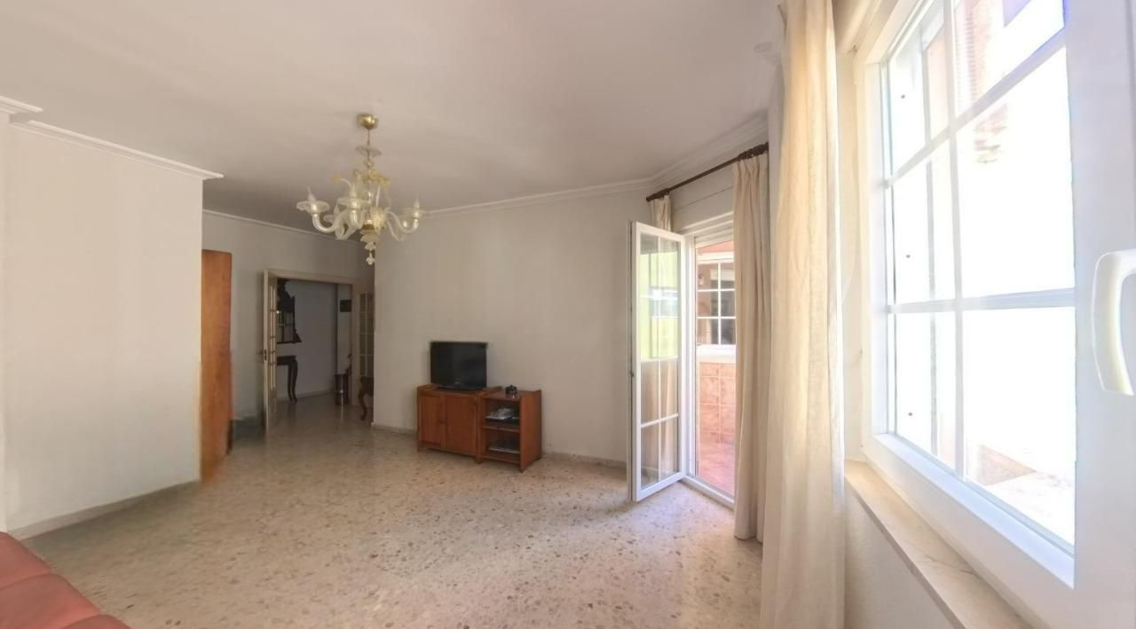 Piso en venta en  Cádiz Capital con Aire acondicionado, Trastero y Balcón
