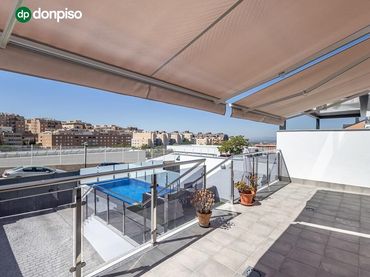 Villa con balcone in vendita a Calle Chimborazo
