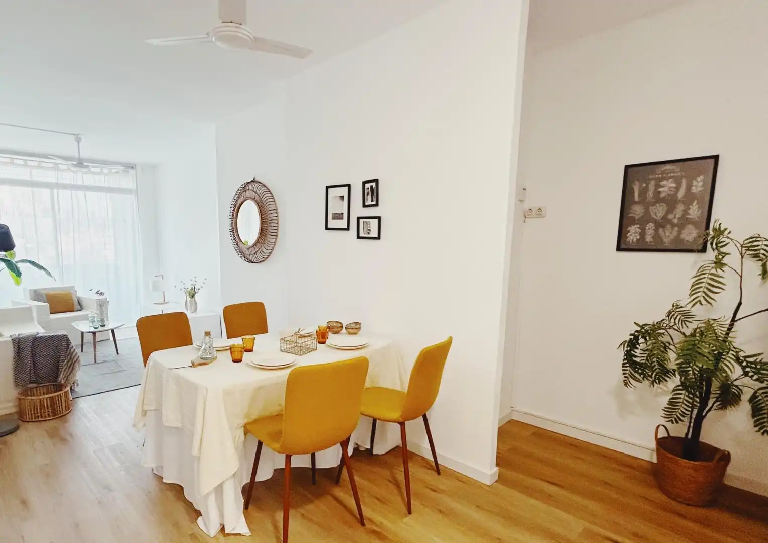 Flat with terrace for sale in Avenida PARAL.LEL