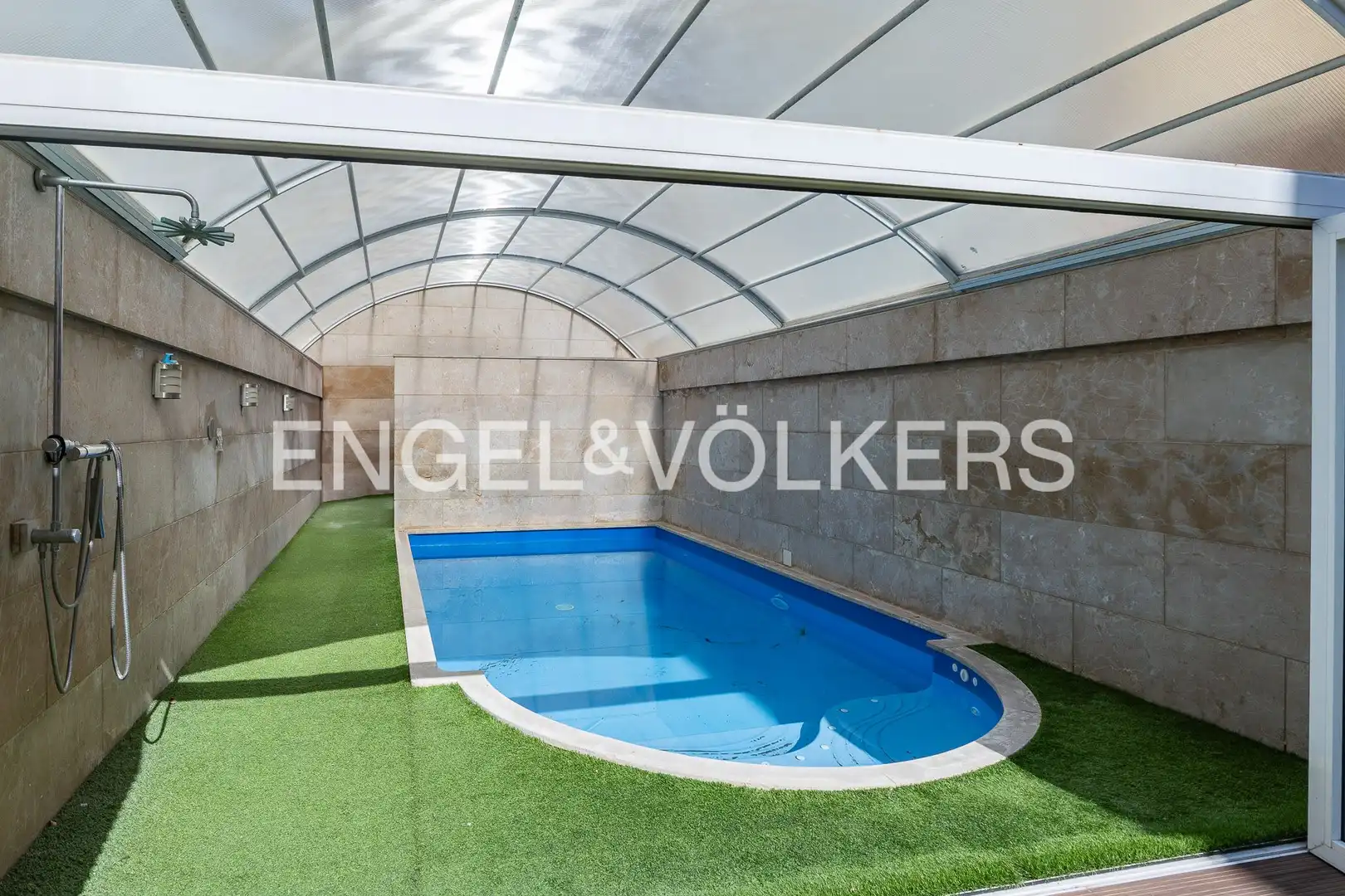 Piscina de Casa o chalet en venta en El Prat de Llobregat con Aire acondicionado, Calefacción y Jardín privado
