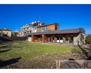 Vista exterior de Casa o xalet en venda en Vic amb Aire condicionat, Calefacció i Jardí privat